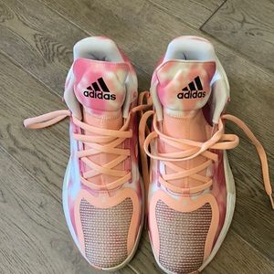 Never worn adidas (Derek) Rose 11’s. No longer make these!